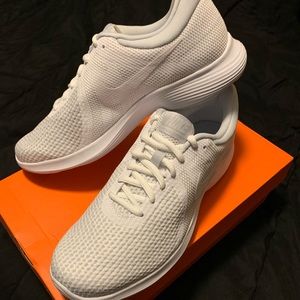 NEW in the box Nike Revolution 4